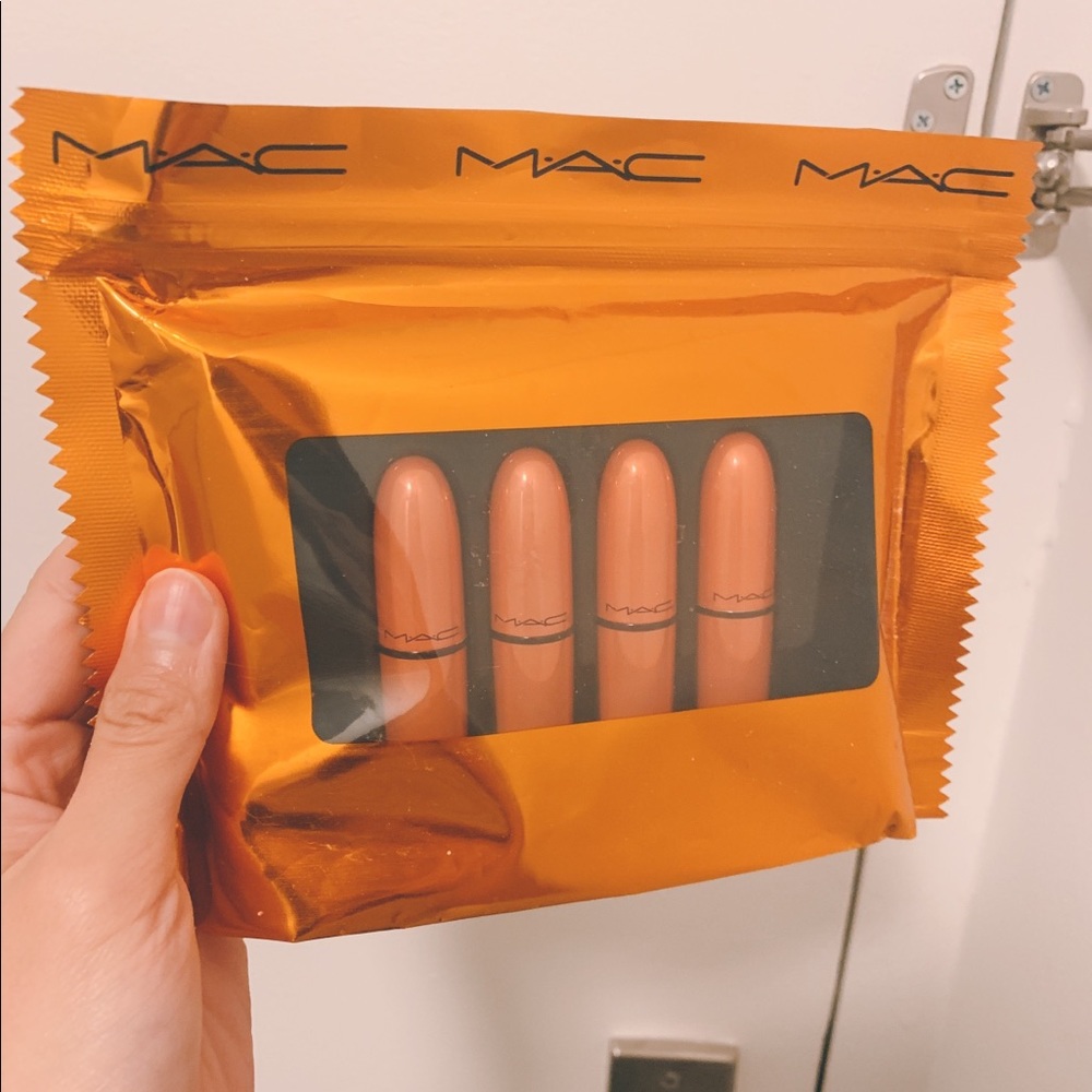 M.A.C mini lipstick set